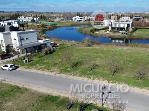 Terreno en Venta de 851,0 m2