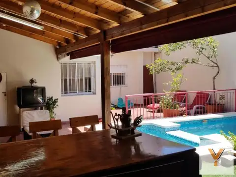 Depto Tipo Casa 5 ambientes con 3 baños