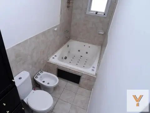 Depto Tipo Casa en Venta de 5 ambientes