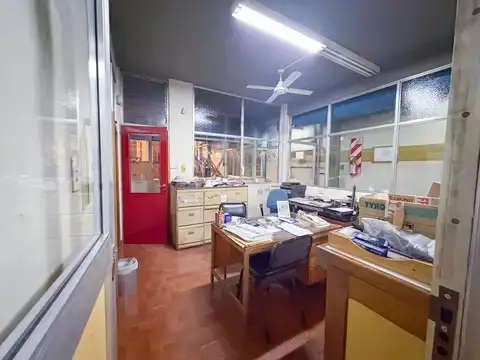 Galpon en Venta 43  mts Fondo