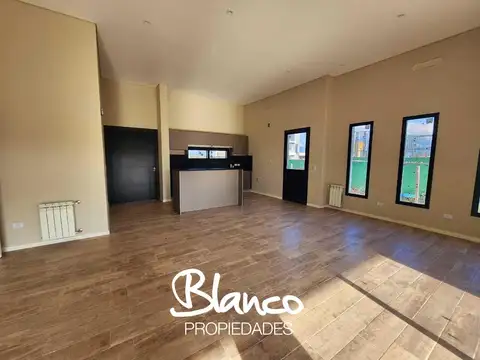 Casa 5 ambientes con 2 baños