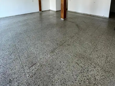 Local en Alquiler en Ituzaingo, $ 1.200.000