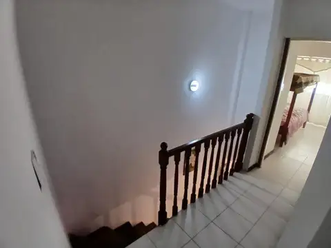 SEMIPISO EN DUPLEX CON PARRILLA Y COCHERA