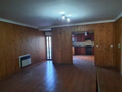 Casa 5 ambientes con 1 baño