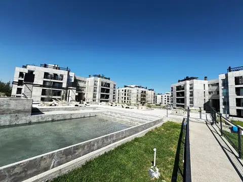 VENTA DEPARTAMENTO DOS DORMITORIOS. CONDOMINIO 8 SAUCES. FUNES