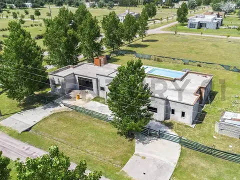 VENTA CASA CON PILETA- FINCAS SAN VICENTE