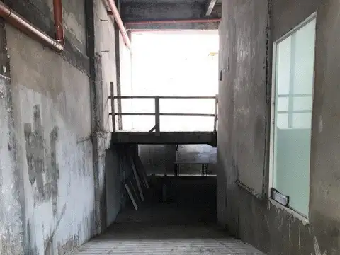 Av C Pellegrini 3700, Piso 1