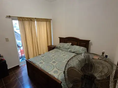 CASA 4 AMB EN ESQUINA - PATIO - GRAN TERRAZA - MUY BUENA UBICACION ! VISITELA