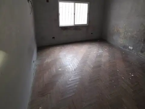 Casa en Venta en Isidro Casanova, USD 85.000