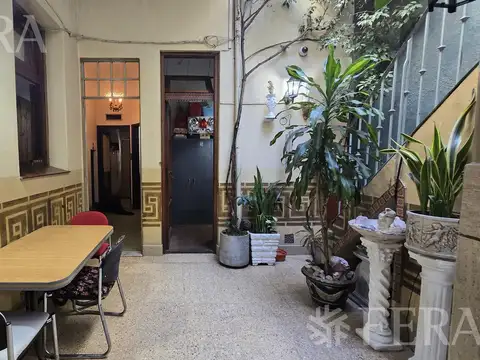 Venta casa 4 ambientes con cochera  en San Cristobal