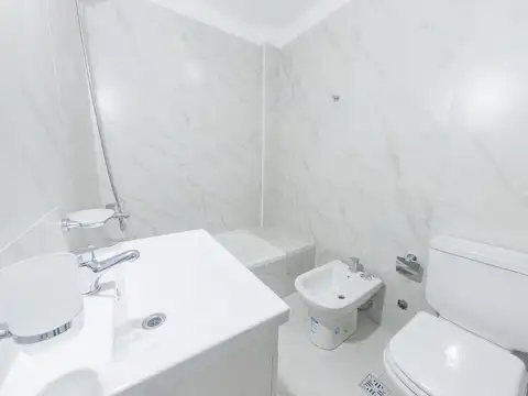 Depto 3 ambientes con balcón al frente (Santo Tome 4400)