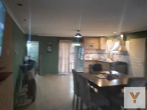 Casa 3 ambientes con 2 baños