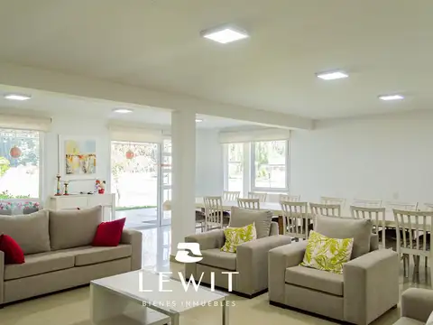 Quinta en Venta con 2 cocheras