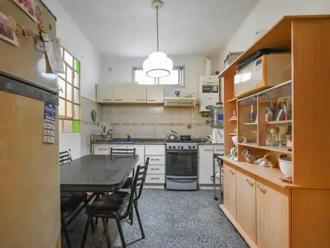 Departamento tipo casa en venta en Villa Ballester