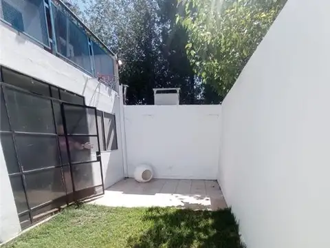 LAS MADRESELVAS 2600