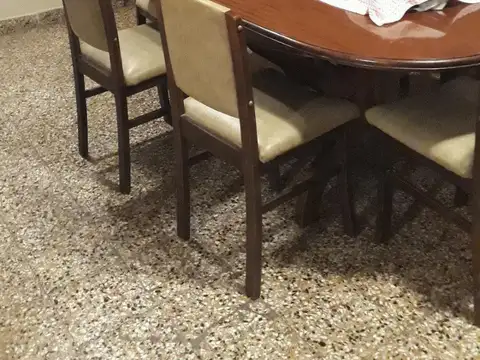 CASA DE 4 AMBIETES CON COCHERA FONDO Y TERRAZA