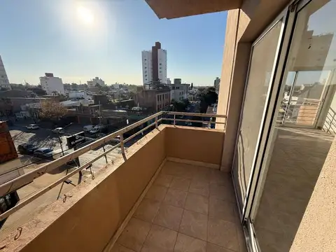 Departamento amplio y céntrico a la venta en Campana