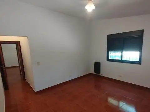 Casa 5 ambientes con 1 baño