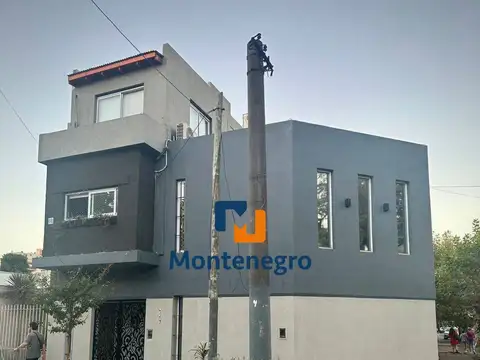 Excelente PH 5 ambientes en Villa Ballester centro ideal dos familias