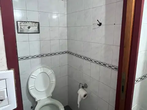 Local Comercial en Plena Av en Venta o Alquiler - Av San Juan 600