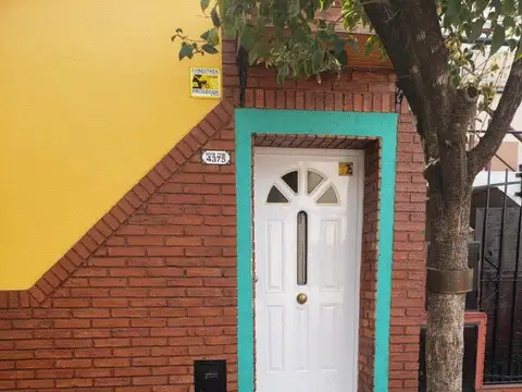 Pasaje David Peña 4300, Piso 1