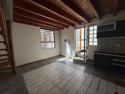 Depto Tipo Casa en Venta con 1 cocheras