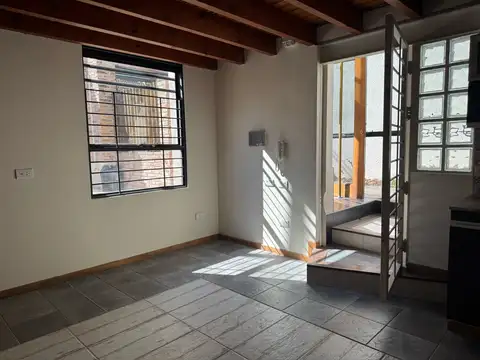 VENTA PH de 1 dormitorio con cochera - Virasoro 200