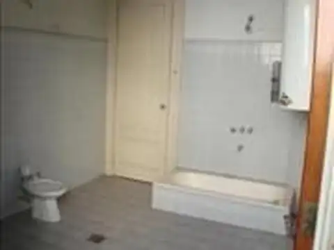 Departamento 6 ambientes con 2 baños