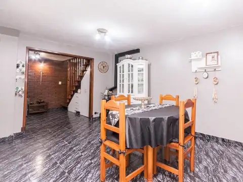Depto Tipo Casa en Venta con 2 cocheras