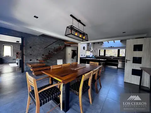 Casa 4 ambientes con 3 baños