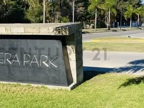 Oficina doble altura en Riviera Park, Nordelta.