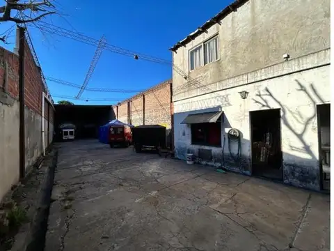 VENTA - GALPON 300 METROS MAS OFICINA - MERLO