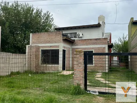 Casa 3 ambientes con 2 baños