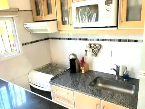 Tacuari 807 , Piso 1