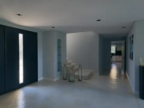 Casa moderna con buena ubicación central en  san jorge village