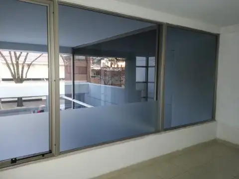 Oficina en Alquiler en Nuestra Señora De Lourdes, $ 350.000