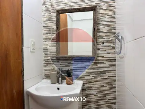 Departamento 8 ambientes con 2 baños