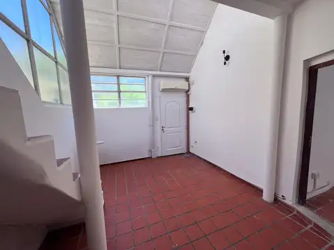 Depto Tipo Casa en Alquiler de 3 ambientes