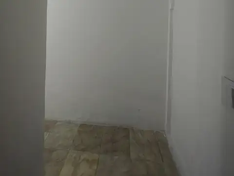 Depto Tipo Casa en Alquiler en Luis Guillon, $ 420.000