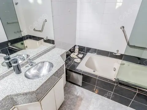 Depto Tipo Casa en Venta con 2 cocheras