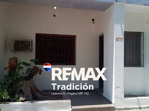 Casa 9 ambientes con 2 baños