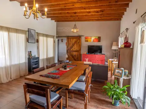 Casa en Venta con 2 cocheras