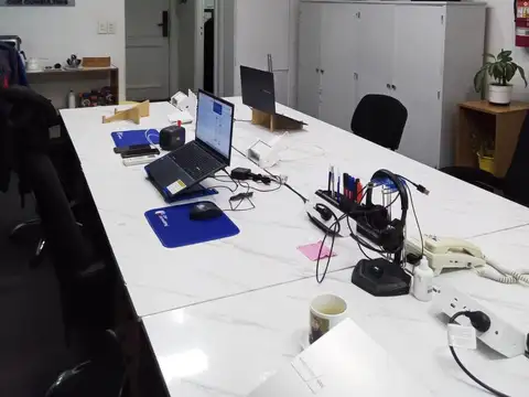 Oficina 4 ambientes con 1 baño