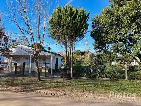 Casa sobre calle Sup. Entrerriano, e/ Perón y Rosas. Amplio Lote. SAN JOSE.