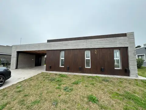 Venta casa San Lucas San Vicente Pileta