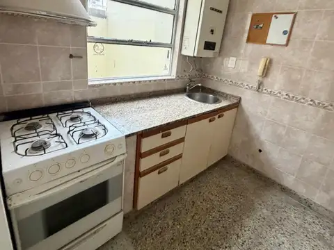 Muy buen dpto de 2 ambientes con patio