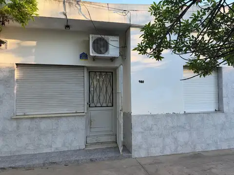 ALQUILER / CASA / 2 DORMITORIOS