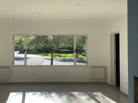 Casa en Alquiler de 4 dormitorios