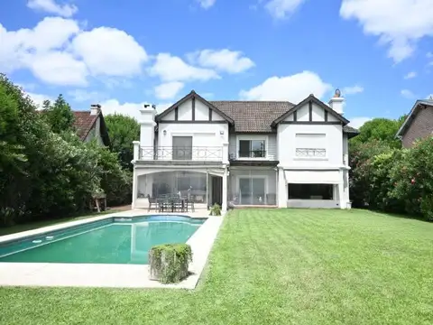 VENTA CASA 8 AMB - CLUB DE CAMPO PUEYRREDÓN