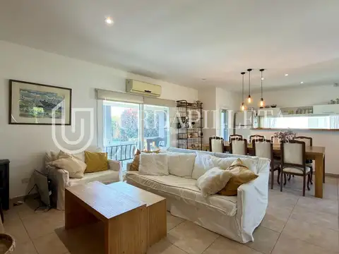 Casa en Venta al Oeste
